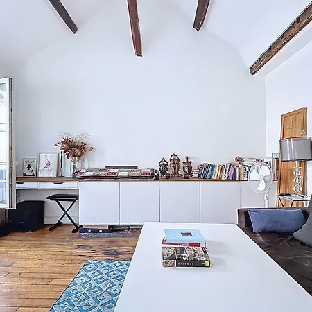 Apartment Charming 2-room In Le Marais